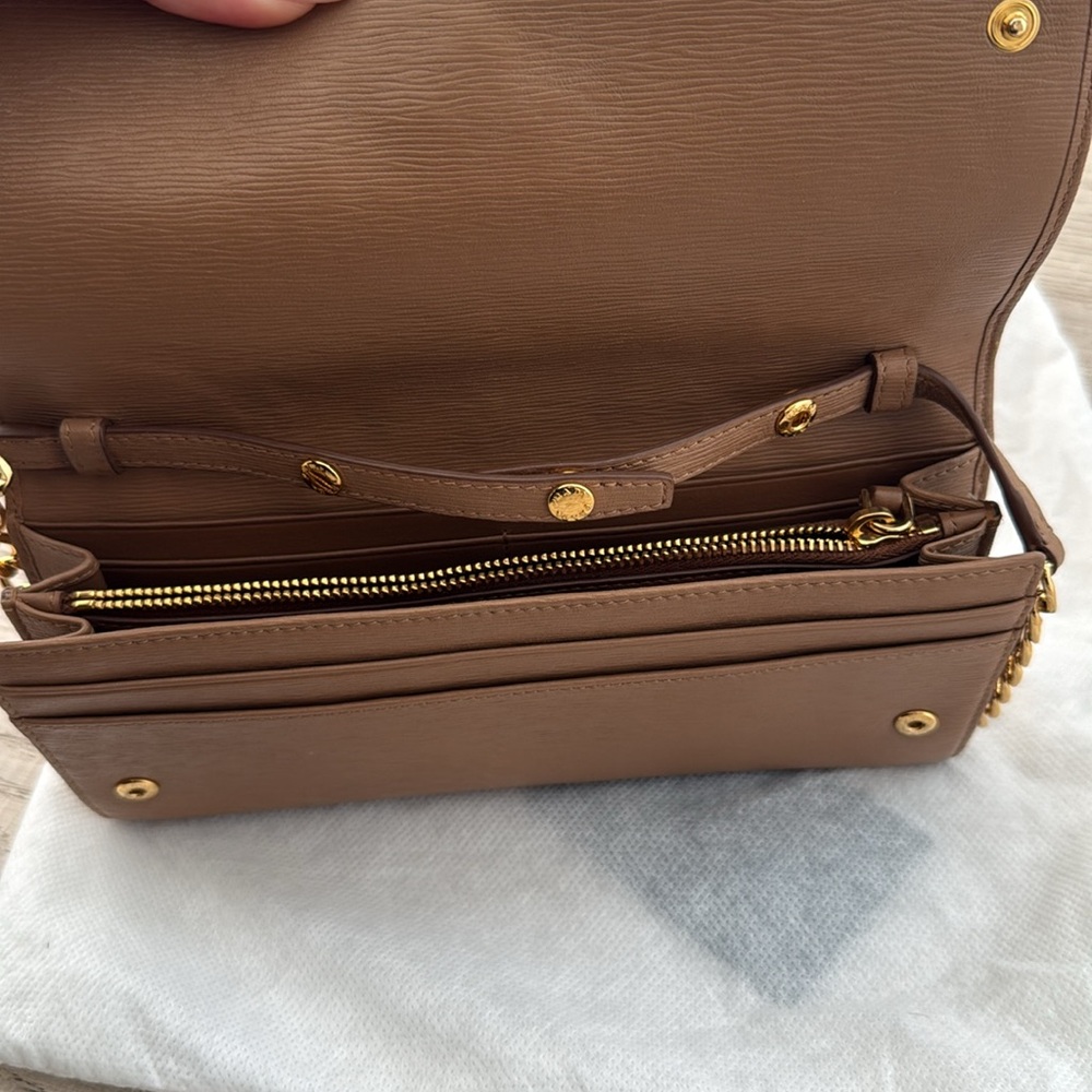 Prada crossbody - Picture 2 of 8